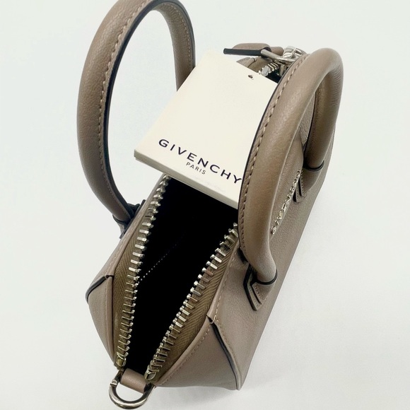 Givenchy Antigona Mini Bag - Picture 7 of 8